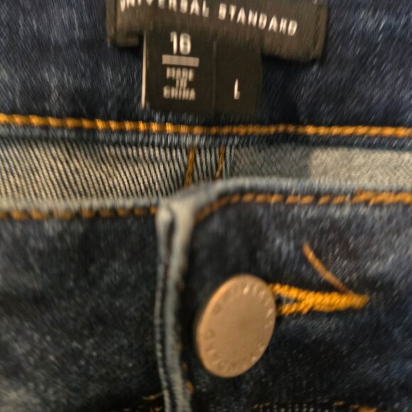 Universal Standard Boyfriend Jeans - Picture 4 of 4